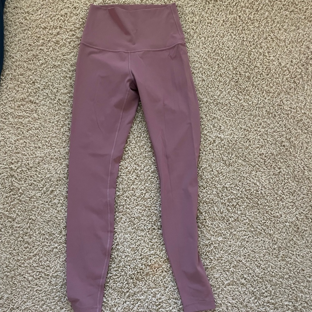 Lululemon Size 6 wunder under 28” inseem